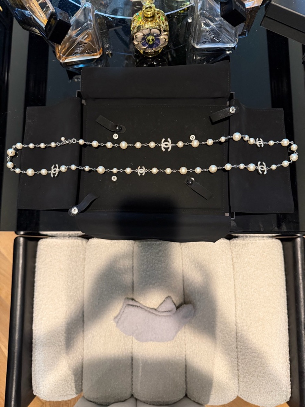 Rare Find: Chanel Pearl CC Necklace only - Picture 2 of 4